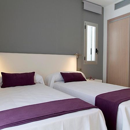 Apartamentos Proa - Emar Hotels Only Adults Es Pujols Buitenkant foto