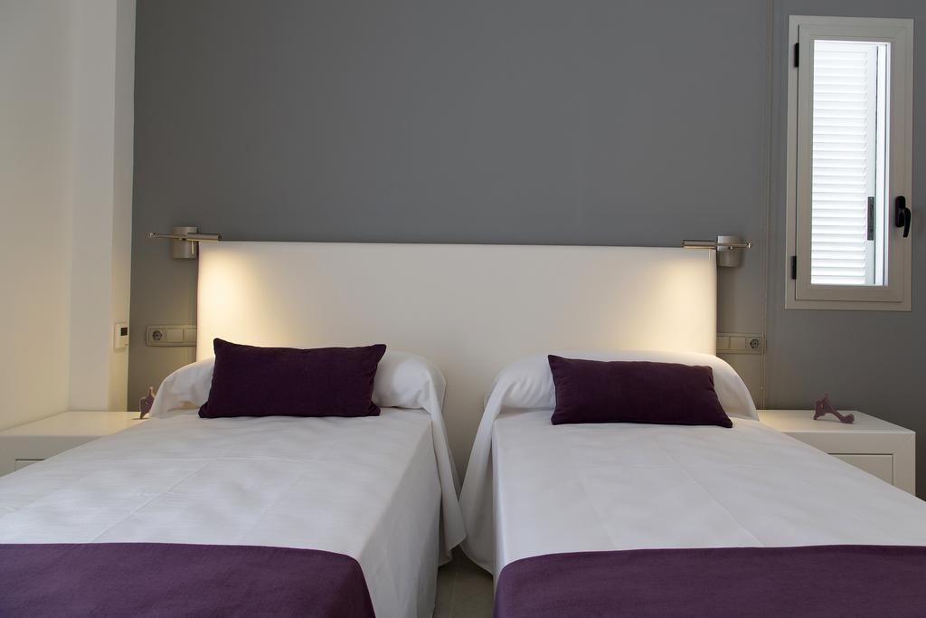 Apartamentos Proa - Emar Hotels Only Adults Es Pujols Kamer foto