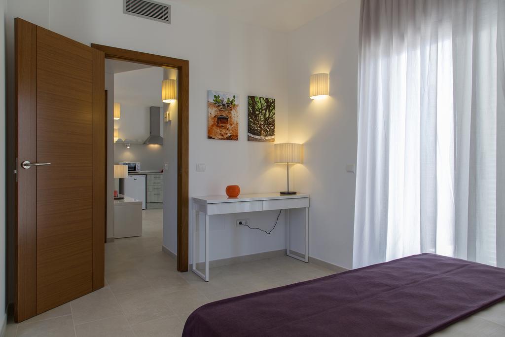Apartamentos Proa - Emar Hotels Only Adults Es Pujols Kamer foto