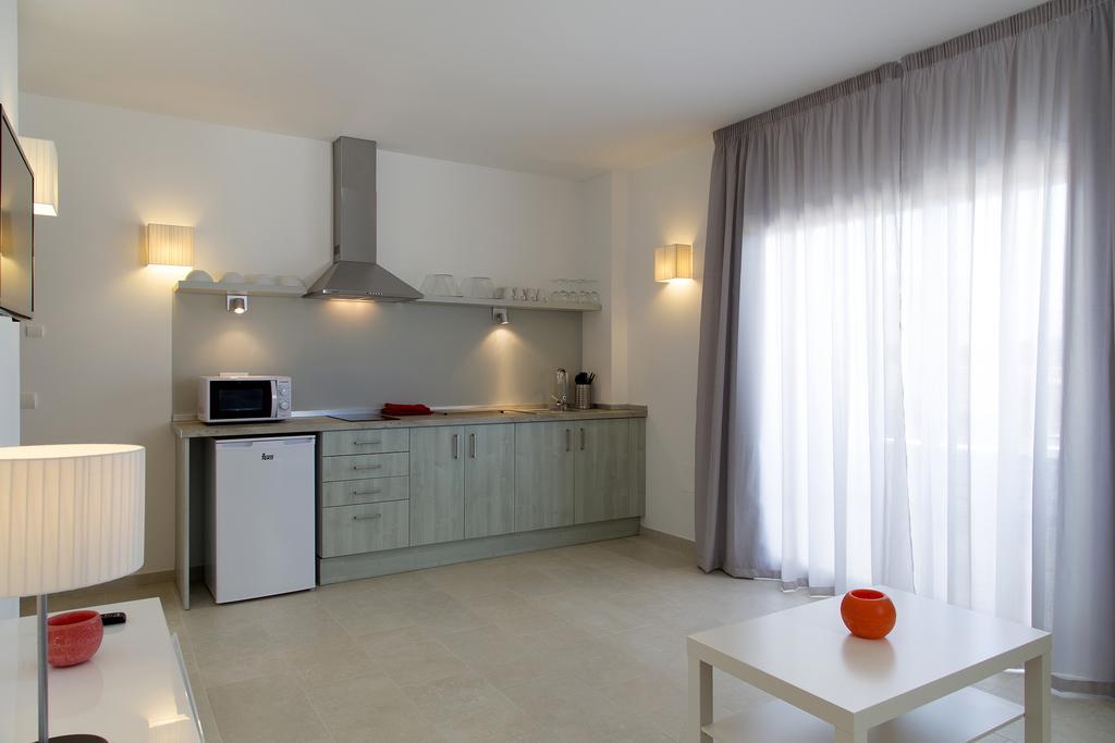 Apartamentos Proa - Emar Hotels Only Adults Es Pujols Kamer foto