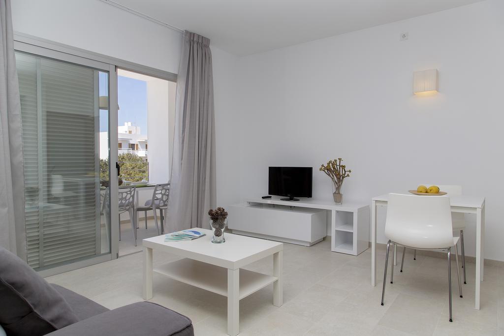 Apartamentos Proa - Emar Hotels Only Adults Es Pujols Buitenkant foto