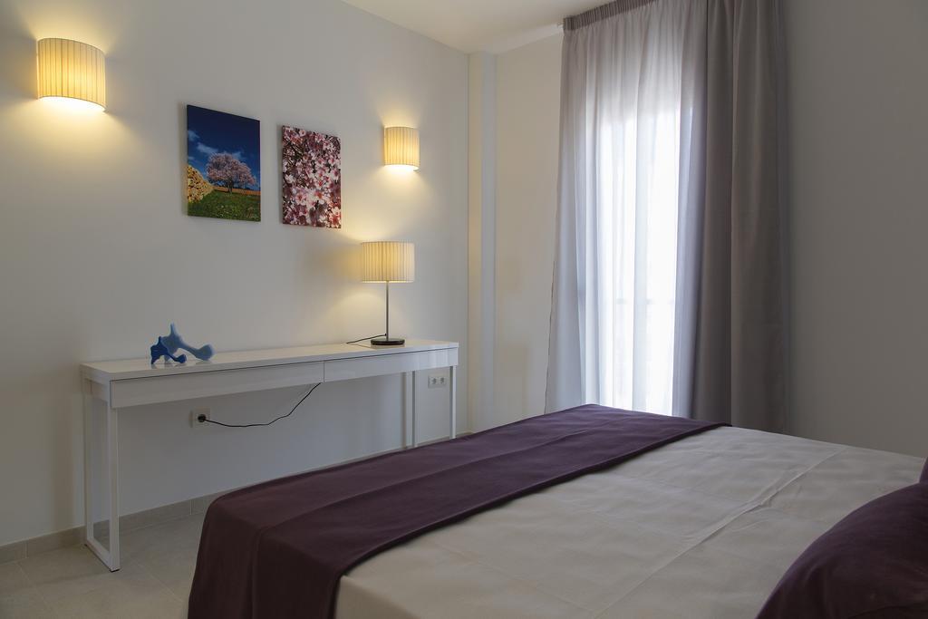 Apartamentos Proa - Emar Hotels Only Adults Es Pujols Kamer foto
